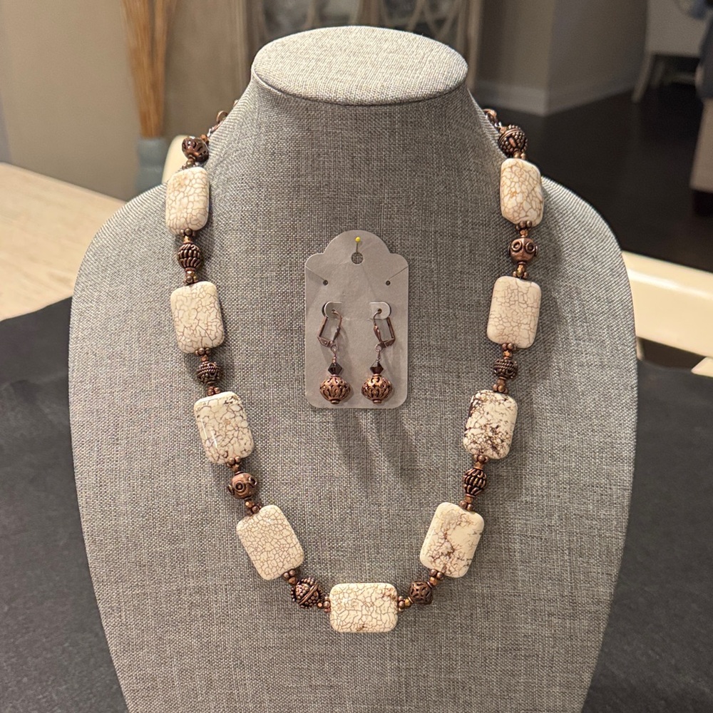 Exquisite Cream and Copper Necklace and Earring Set!